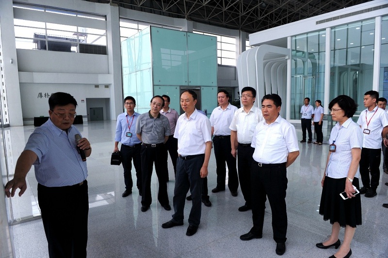 马秋林调研我司时强调：聚焦中药的传承与创新     