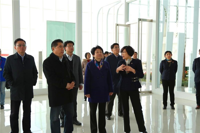 常务副省长黄莉新赴pa视讯药业调研强调：将国药精髓发扬光大