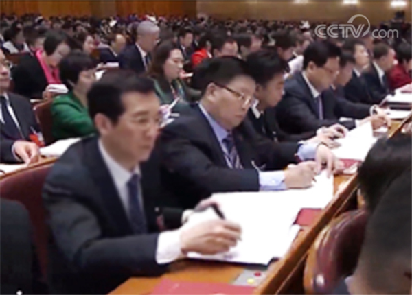 紧跟时代步伐 倾听两会声音——pa视讯药业组织收看第十三届全国人民代表大会开幕式